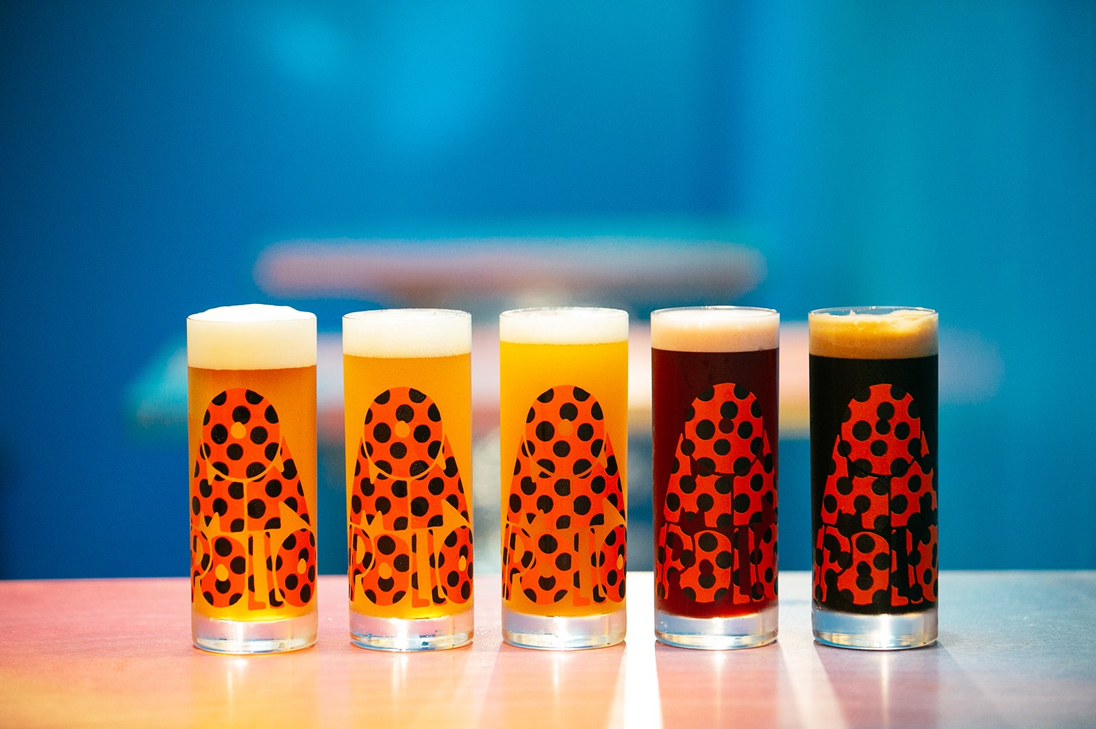 日本初上陸ビールスタンド「オムニポロス」東京日本橋に、スムージー風＆デザートビールも