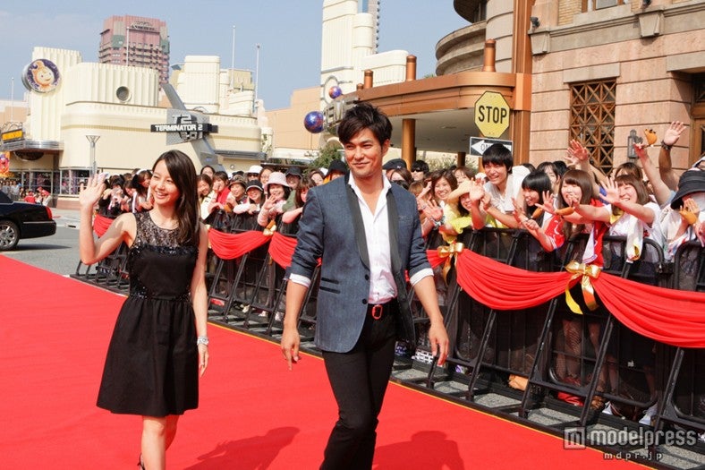 中居正広、堀北真希ら「ATARU」出演者がUSJ降臨　レッドカーペットに5000人集結