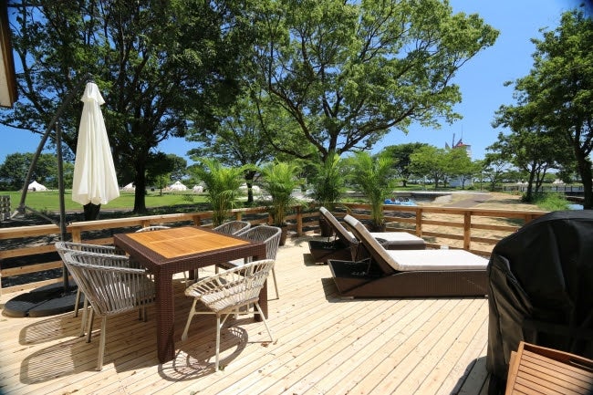 宿泊グランピングデッキ／画像提供：光亜興産