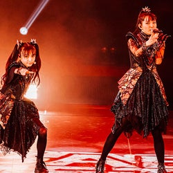 【ライブレポート】BABYMETAL、結成10周年イヤーの集大成となる「10 BABYMETAL BUDOKAN」日本武道館10公演、完遂&世界最速配信決定