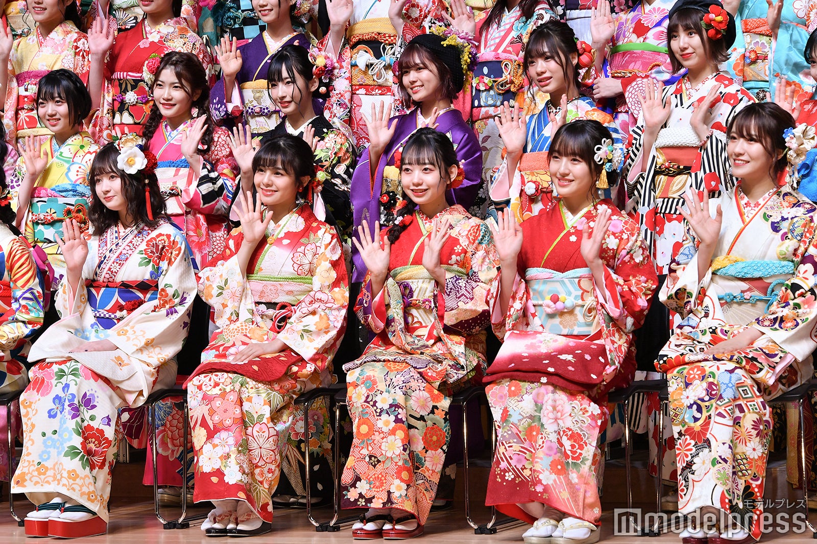 （後列）多田京加、平田詩奈、沖侑果、北野瑠華、深川舞子、菅原茉椰
（前列）江籠裕奈、本間日陽、大盛真歩、田島芽瑠、小嶋花梨（C）モデルプレス