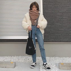 おしゃれさんの間で今”VANS(バンズ)”が熱い! 今どきスニーカーコーデ4選