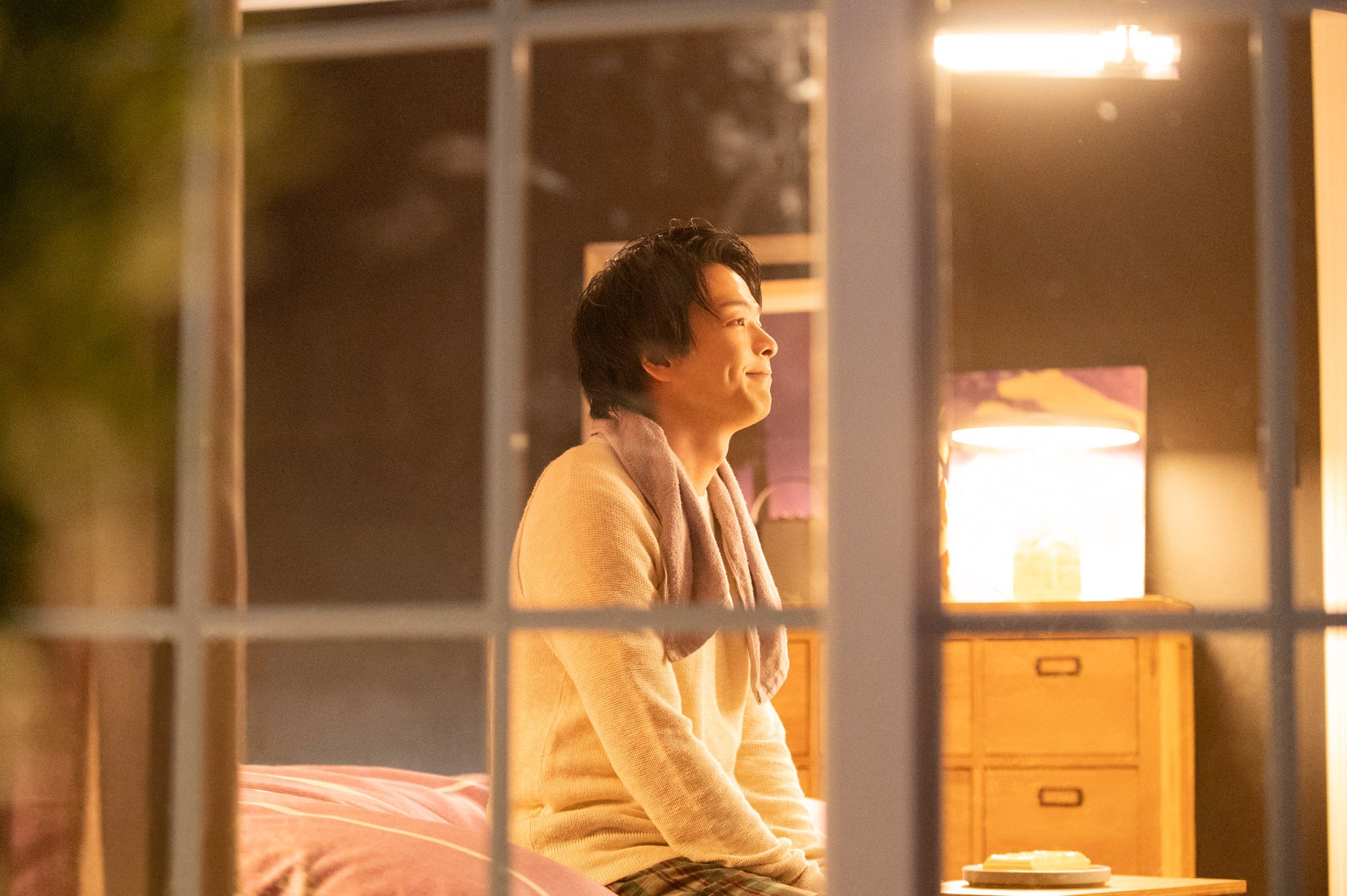 中村倫也CMオフショット （提供写真）