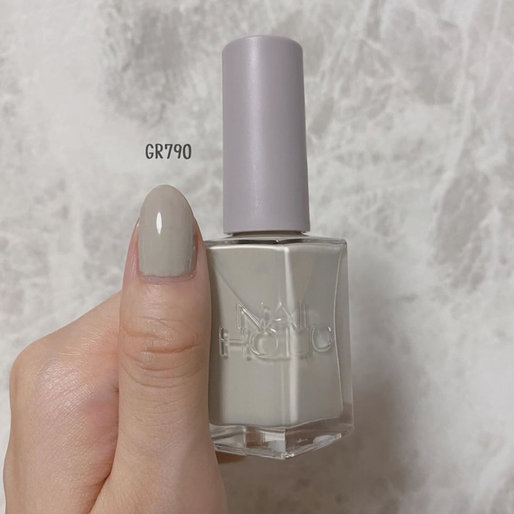 NAILHOLIC