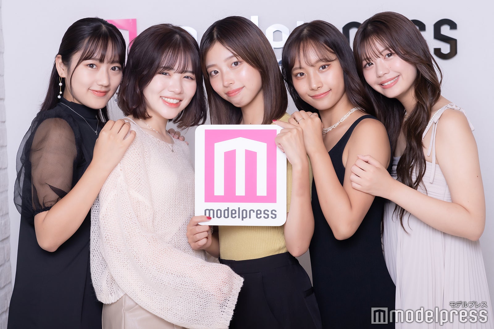 （左から）野口緒美さん、橋本香音さん、鈴木彩恵さん、石渡花菜さん、加藤愛梨さん／「ミス中央2022」ファイナリスト（C）モデルプレス