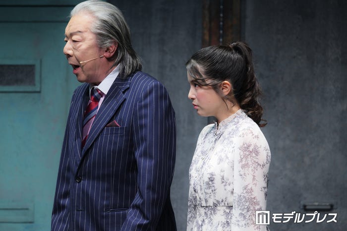 古田新太、川島海荷(C)モデルプレス