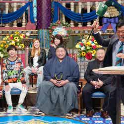 （左から）相川七瀬、RIOさん、薄幸、小泉紀子さん、若元春、大波政志さん、明石家さんま（C）日本テレビ