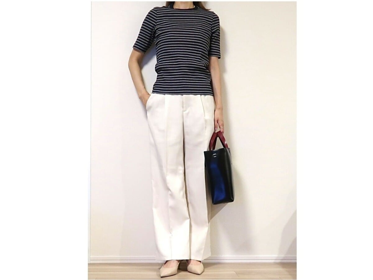 ひじまである五分袖と、長めの着丈で秋まで着られそうなシルエット