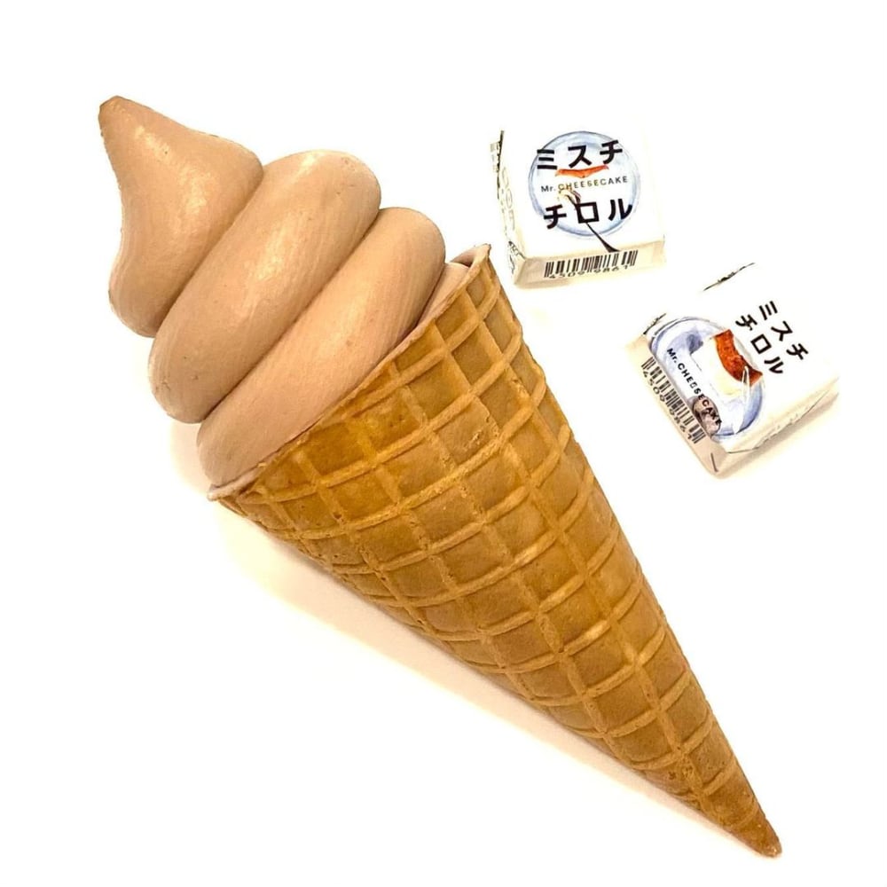 ワッフルコーンミスターチーズケーキカカオラズベリー