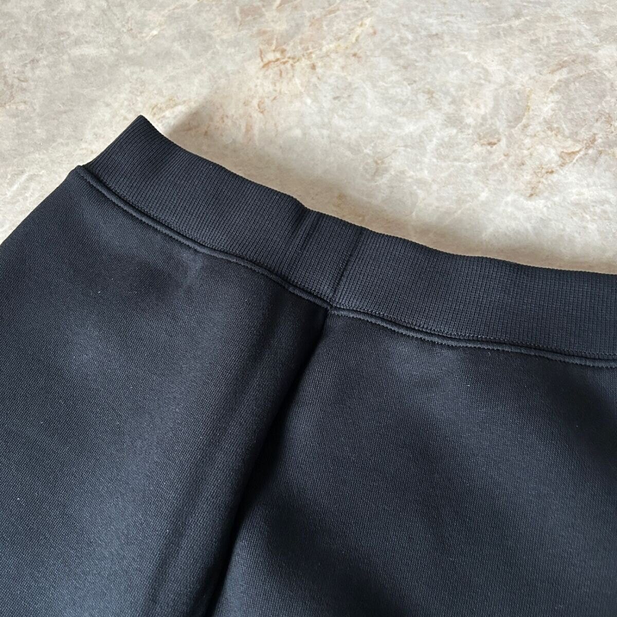 GUヘビーウェイトスウェットナロースカートの生地感