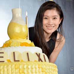 資生堂「エリクシール」30周年をバースデーケーキでお祝いした篠原涼子