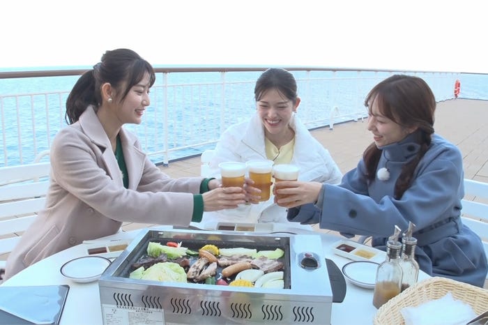 CHIERU(オーシャンチル旅専門家)、松村沙友理、新内眞衣(C)フジテレビ