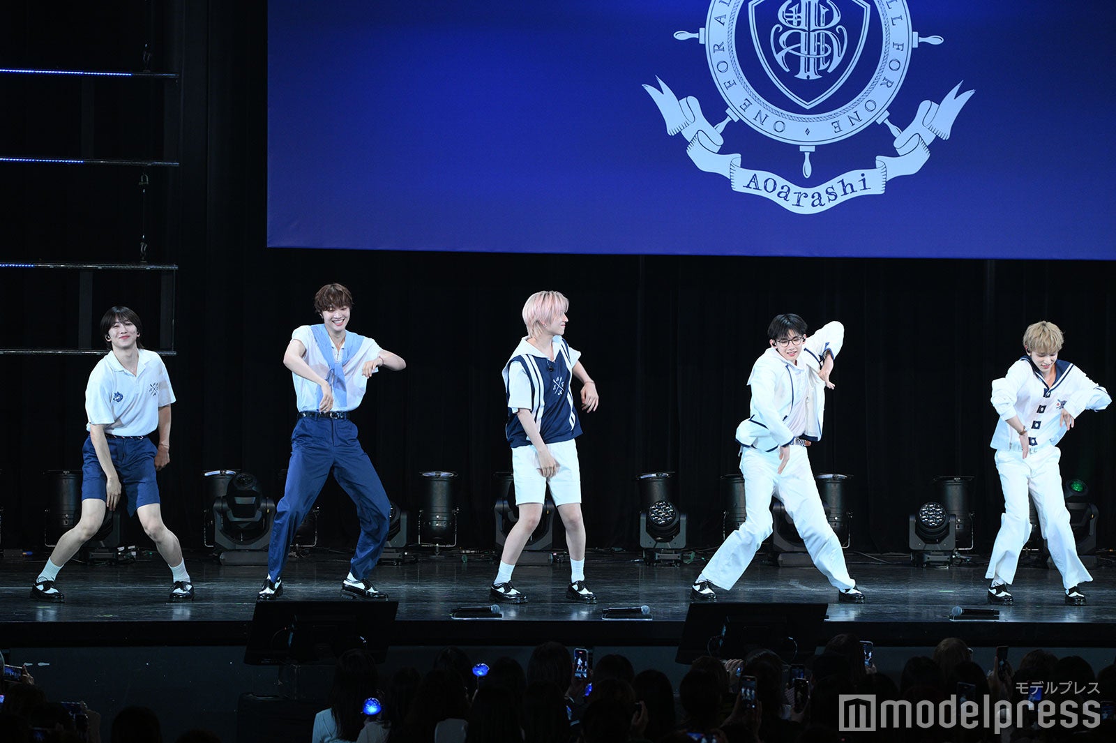 高速ダンスにチャレンジするFUMA（フウマ）、EJ（ウィジュ）、YUMA（ユウマ）、JO（ジョウ）、HARUA（ハルア）（C）モデルプレス