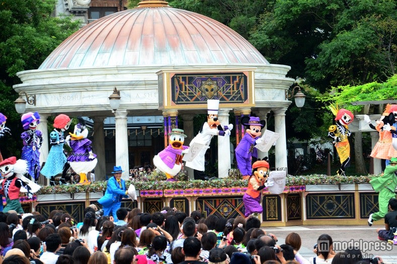 「ニューヨーク・ハロウィーン・フォリーズ」デイジー、ドナルド、ミッキー、ミニー、マックス