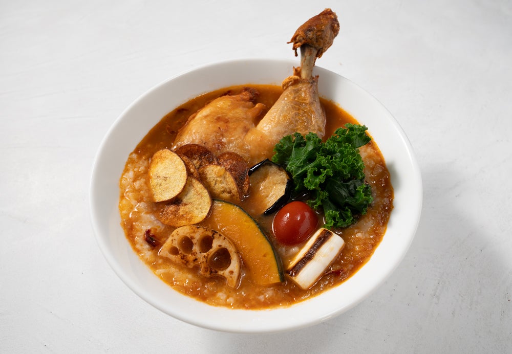 鶏のおかゆ(スパイスハーブ)1,600円 税込/提供画像