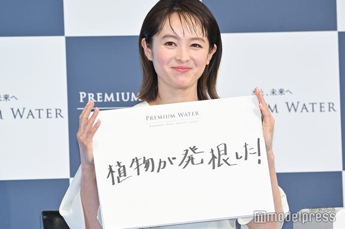清野菜名/“最近、これってプレミアムだなと思った瞬間”は「植物が発根した!」こと(C)モデルプレス