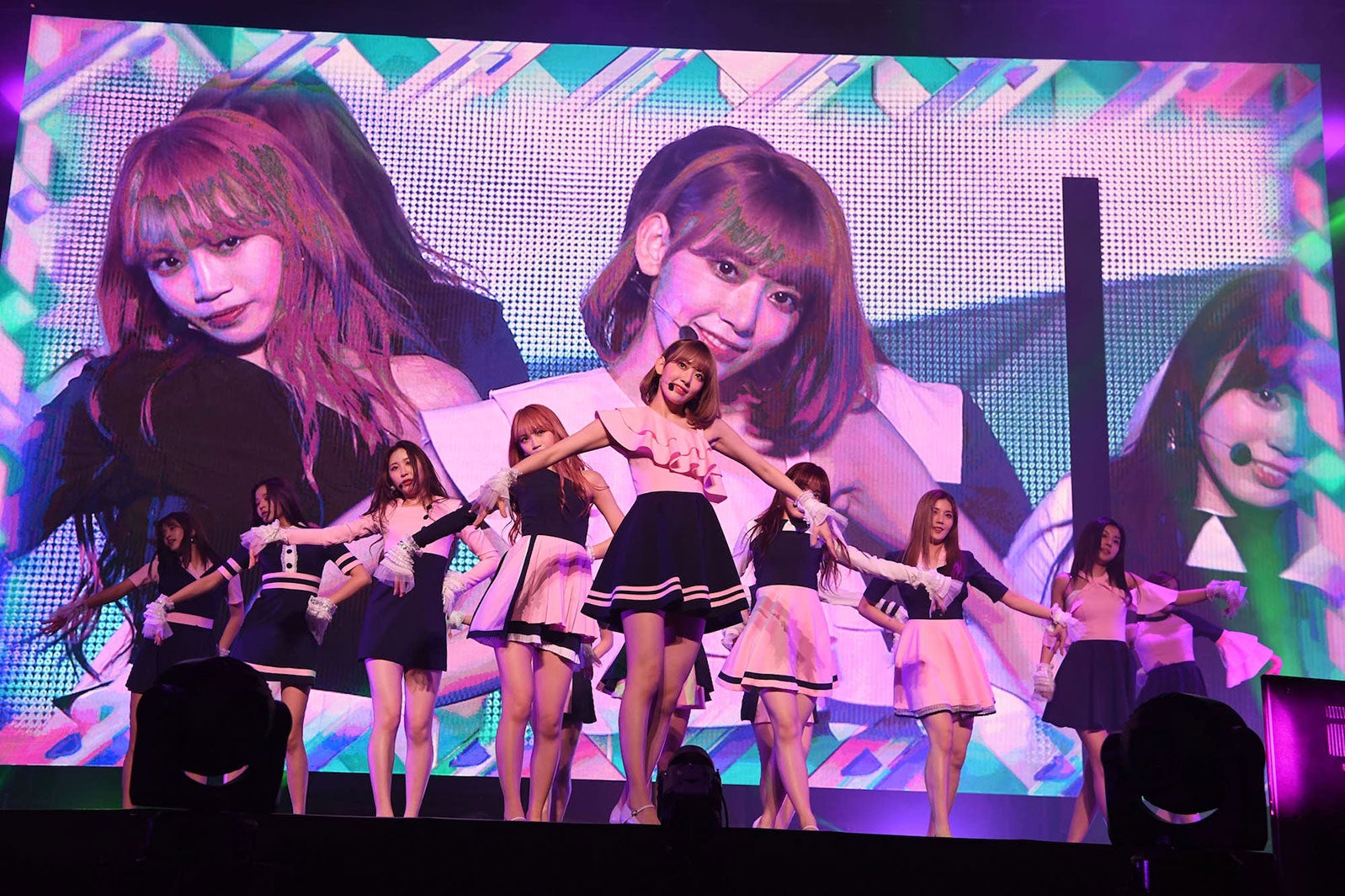 IZ*ONE （C）OFF THE RECORD