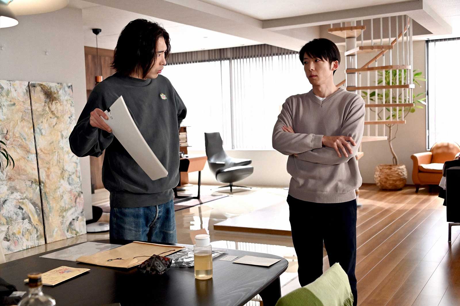 柄本佑、高橋一生「天国と地獄 ～サイコな2人～」第7話より（C）TBS