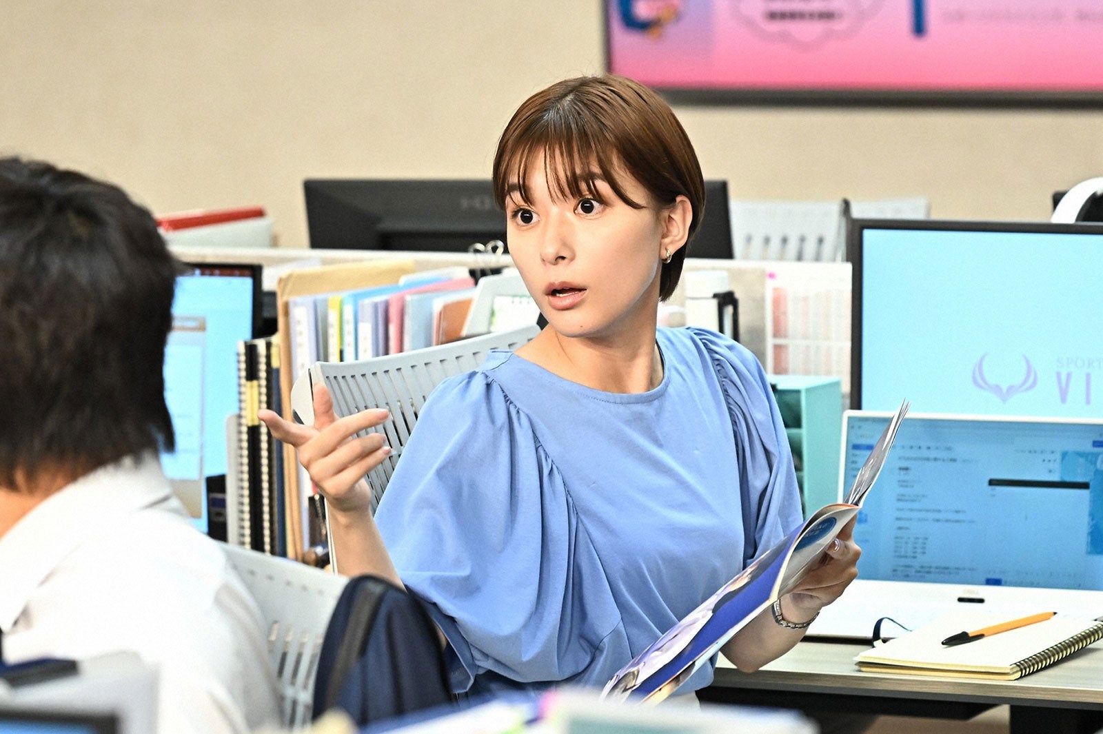 芳根京子／「オールドルーキー」第5話より（C）TBS