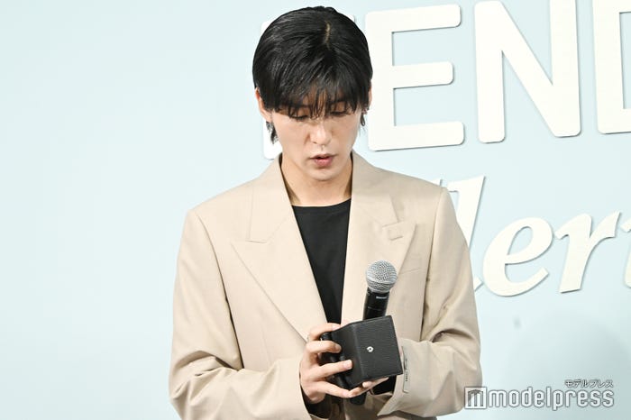 目黒蓮がリアルに愛用しているものと同じお財布(C)モデルプレス
