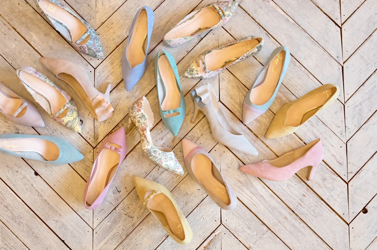 豊富な色バリエ＆デザインがずらり