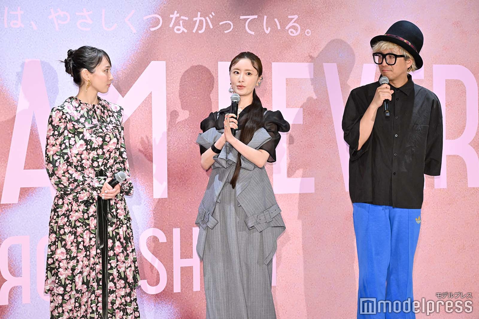 吉岡里帆、松本まりか、千原徹也監督（C）モデルプレス