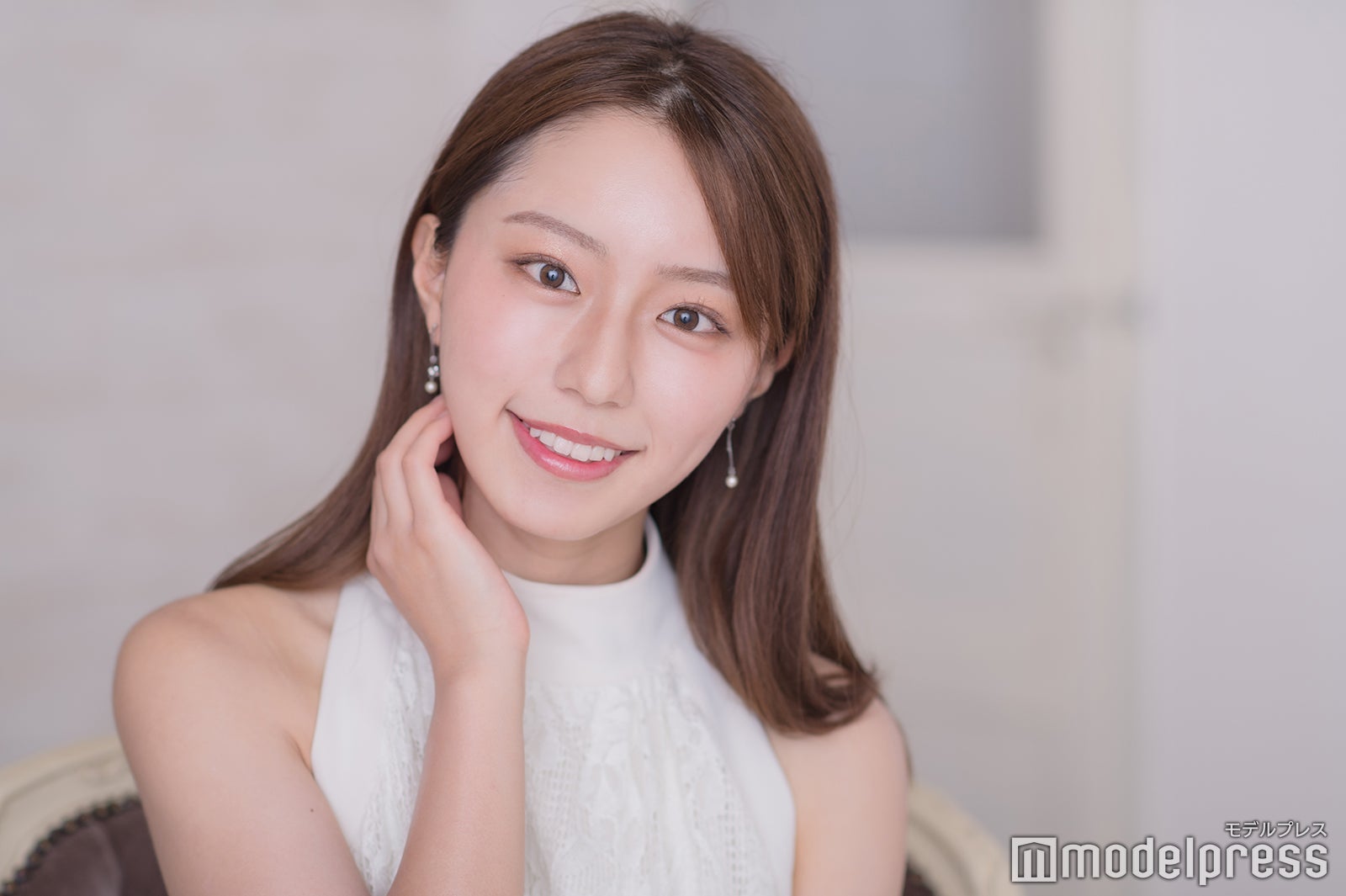 井手宣通、【虹立つ】、希少な大判額装用画集より、美品、日本人画家 日本一のサークル美女”井手美希さん、グラビアでも活躍中 現役