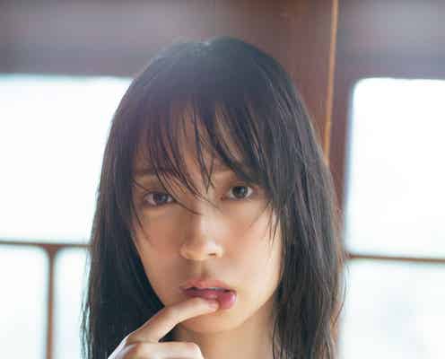 日向坂46金村美玖、キャミソール×濡れ髪がセクシー<TRIANGLE magazine 02>