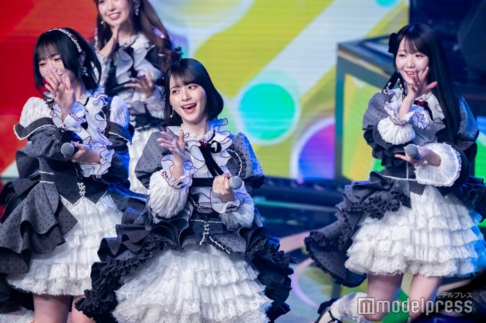 野口衣織、佐々木舞香、大谷映美里(C)モデルプレス