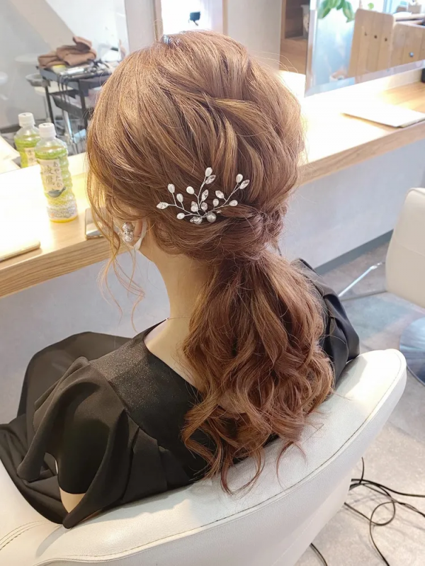 結婚式のお呼ばれヘアはこれでバッチリ 21 ロングさん向けの髪型特集 モデルプレス