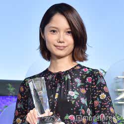 宮崎あおい 妊娠発表後初の公の場 ふっくらお腹のワンピース姿 モデルプレス