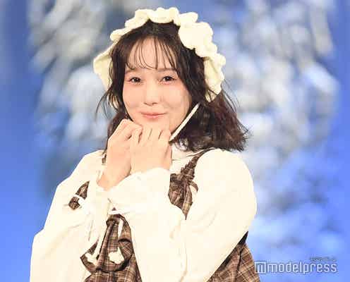 本田紗来、バブーシュカ身につけ華麗にランウェイ“あざとポーズ”に注目集まる「反則級に可愛い」 【サツコレ2025A/W】