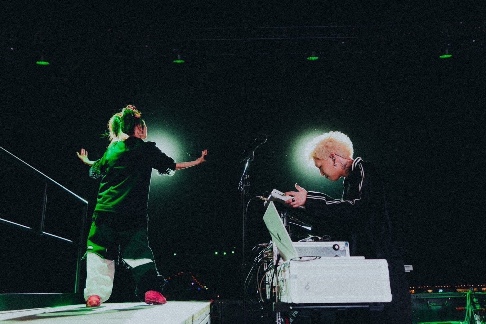 YOASOBI（C）photo by Kato Shumpei