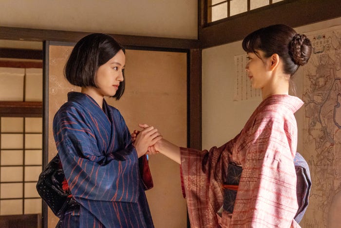 上坂樹里、見上愛「風、薫る」第104話(C)NHK