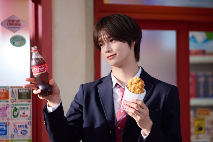 &TEAM/新CM「コチる放課後アンセム 『コンビニ』篇」メイキングより(提供写真)