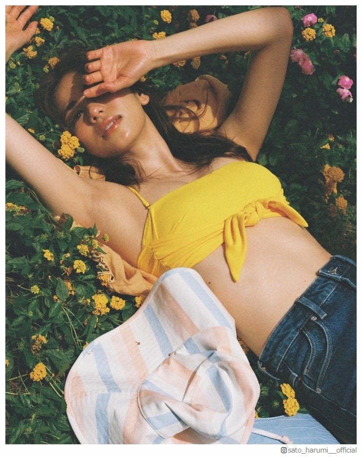 佐藤晴美、圧巻ボディのビキニショット連投　水着撮影カットに絶賛の声