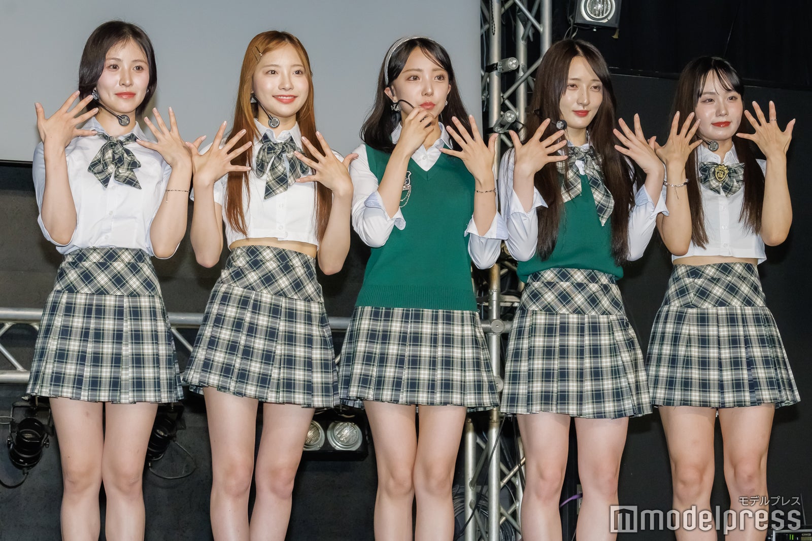 MIO、HANA、ERIN、SOO-AH、YURA／UNICODE（C）モデルプレス