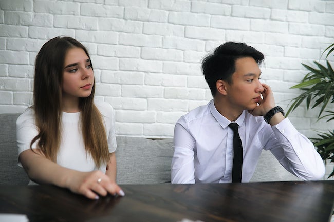 ひとつでも当てはまれば危険!?「高確率で浮気する」男の共通点