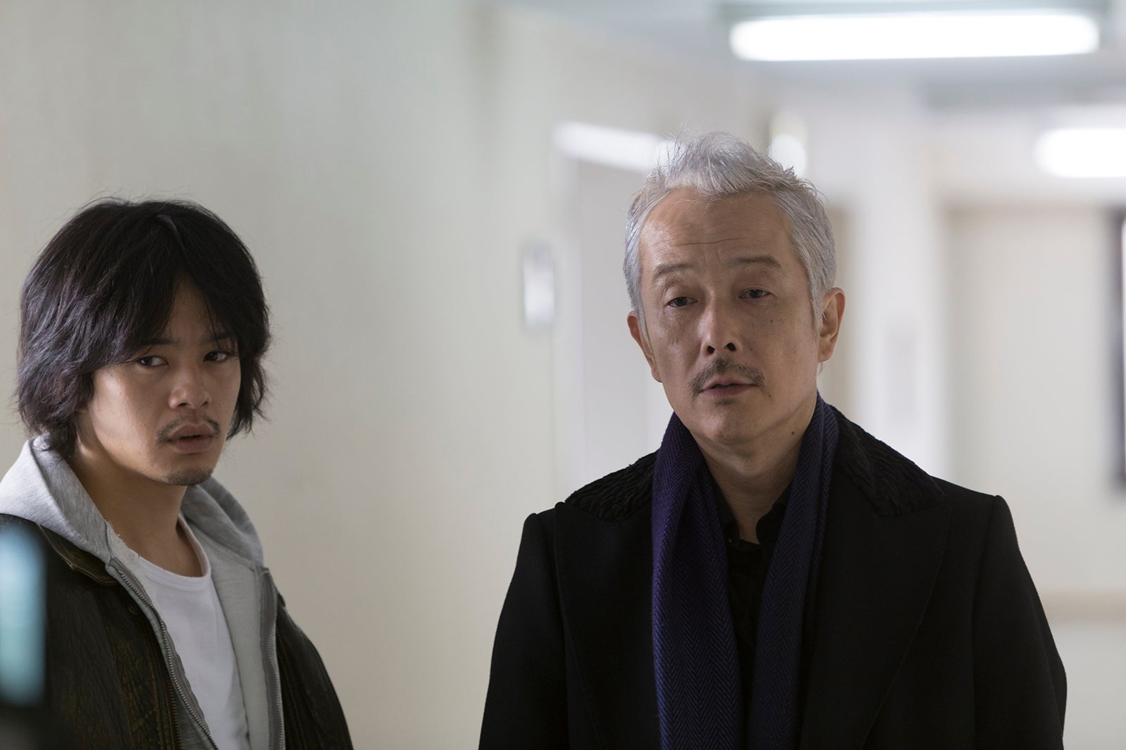 池松壮亮、リリー・フランキー（C）テレビ東京