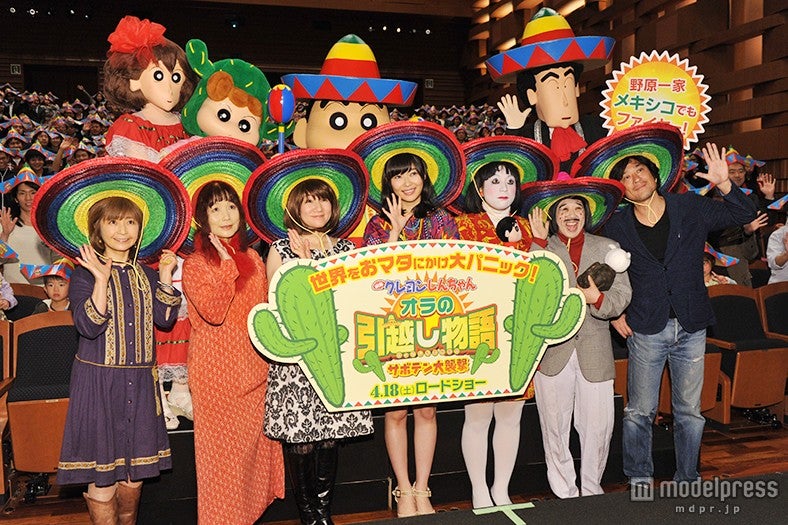 （左から）こおろぎみさと、ならはしみき、矢島晶子、指原莉乃、日本エレキテル連合、藤原啓治