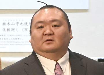 大相撲世話人の陸奥北海さん葬儀、元宝富士が現役時代の助言に感謝「僕もまねしたい」