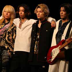FURUTATSU、YOSHIさんkyohey、KAIRI／「YOSHIKI SUPERSTAR PROJECT X」バンド （C）NTV