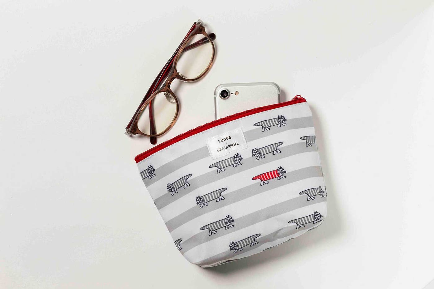 マチ付きポーチ(C)Lisa & Johanna Larson