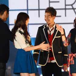 島袋聖南、湯川正人