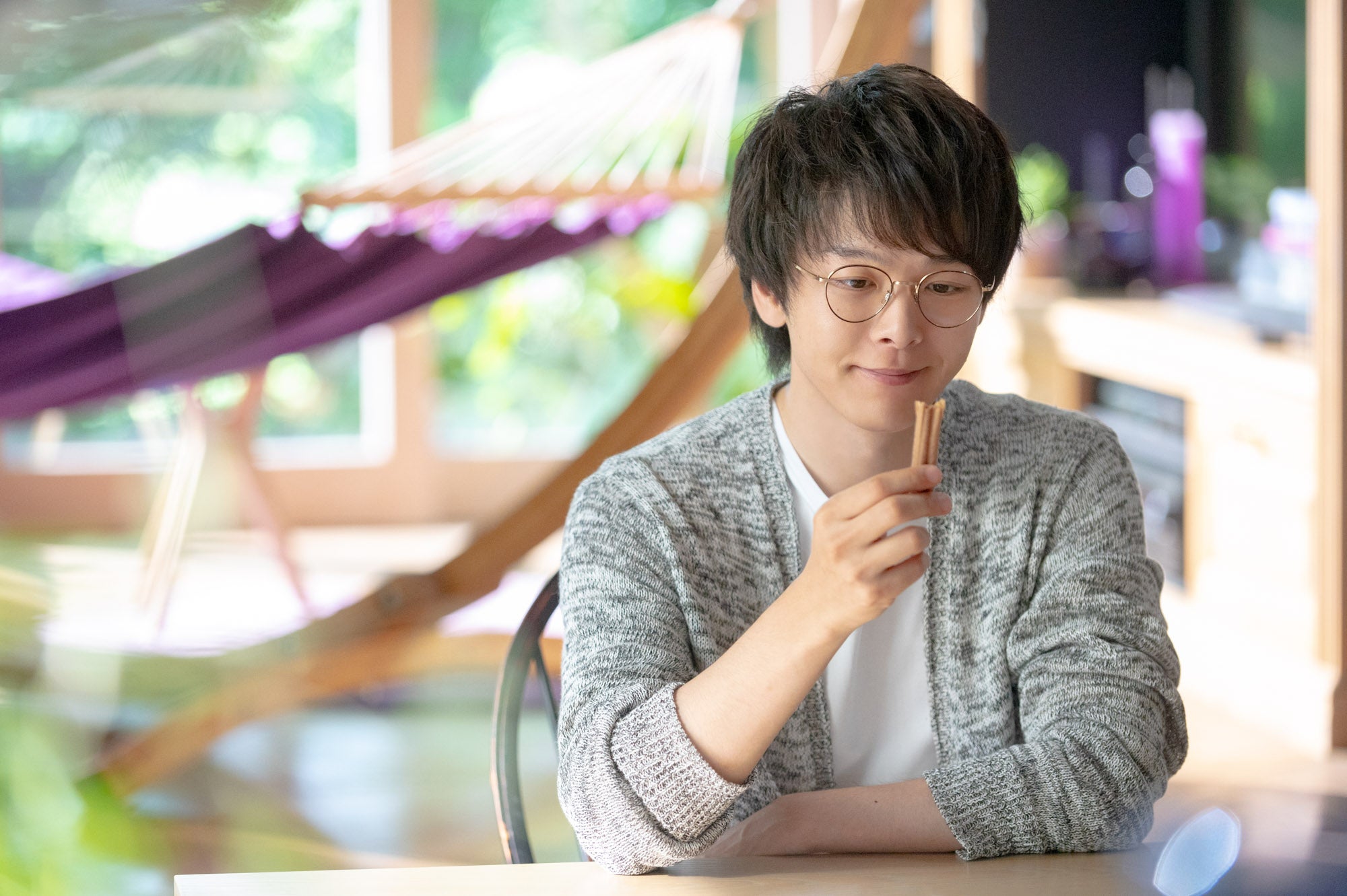 中村倫也CMオフショット （提供写真）