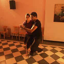 タンゴのレッスンに臨む栗山千明/「栗山千明 愛と官能のタンゴ~ブエノスアイレスの想い出~」(前編)より(C)NHK