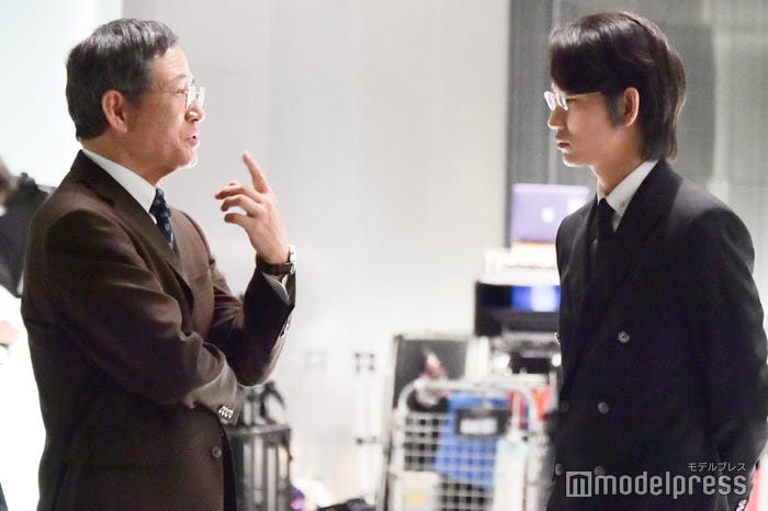 小林薫、綾野剛(C)モデルプレス