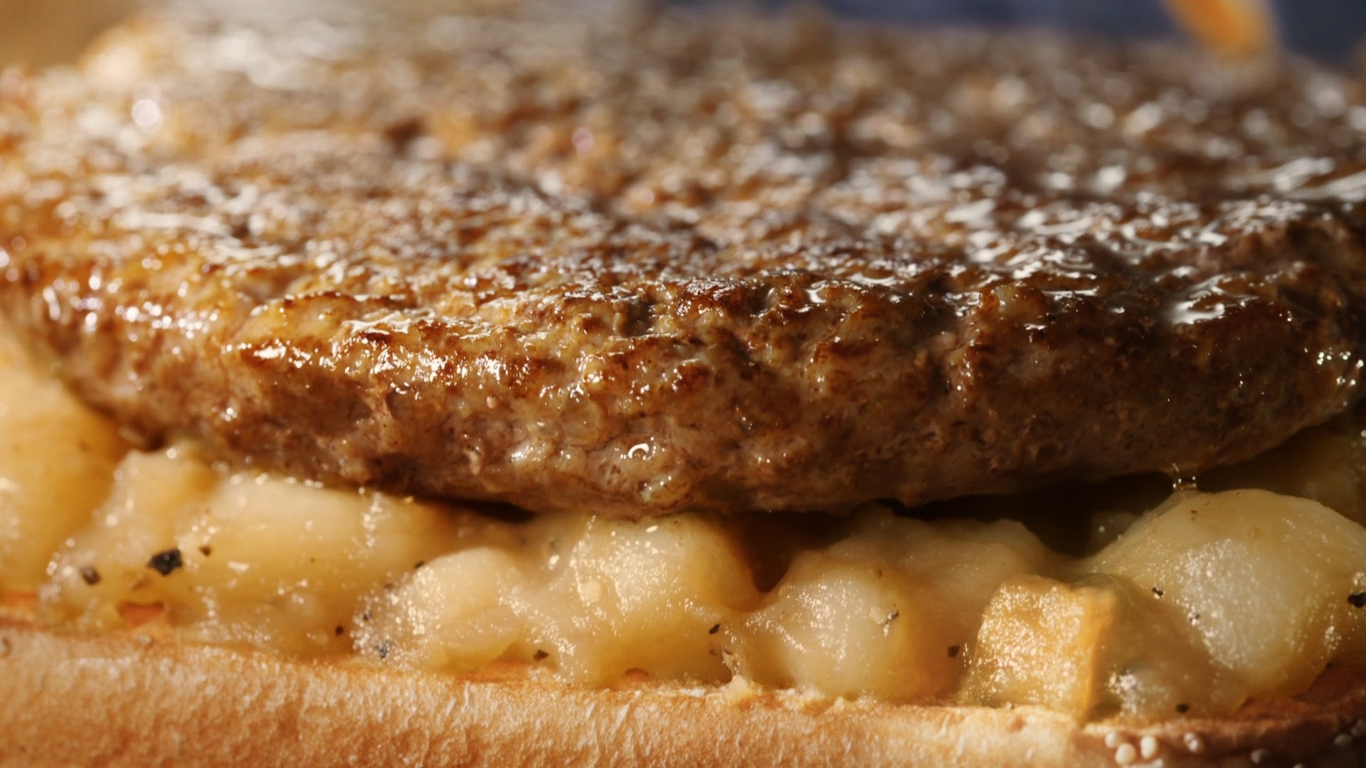 マクドナルド「魔女の宅急便」コラボレーションCM（提供写真）