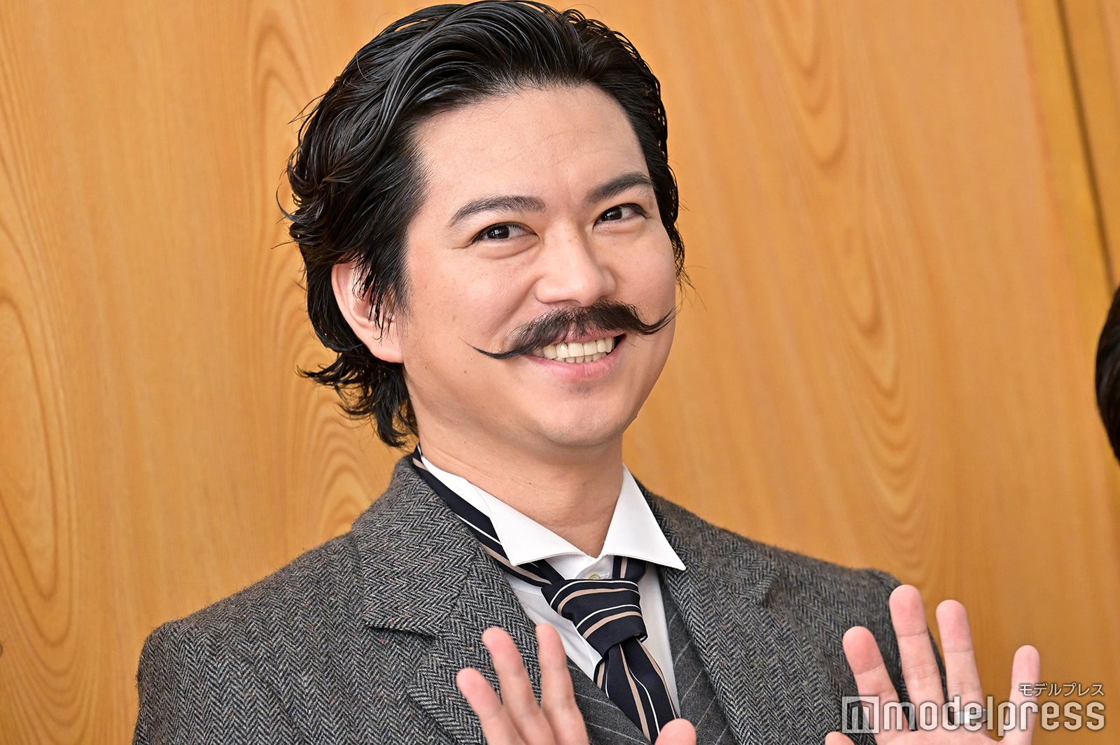 NEWS加藤シゲアキ、ヒゲ姿に「これでチャンカパーナは歌えない」メンバーは観劇に来る？に回答＜エドモン＞