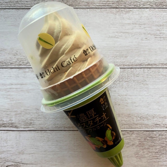 ピスタチオワッフルコーンパッケージ